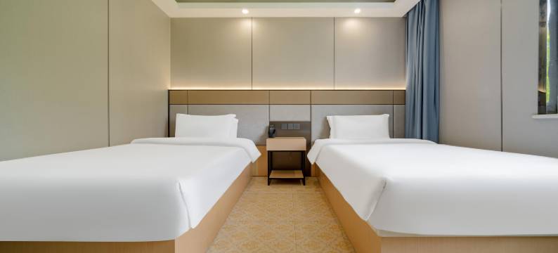 上海凰冠168快捷酒店(航津路地铁站店)图片