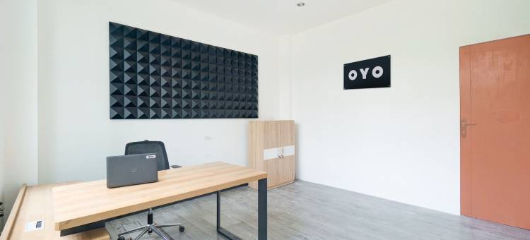 Capital O 94374 维斯玛邦戈(Hotel O Palmerah Near Binus University Formerly Wisma Bango)图片