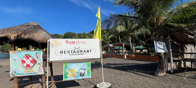 Lumiere Beachfront Resort图片