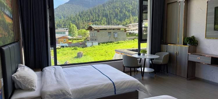 鲁朗南峰精品酒店图片