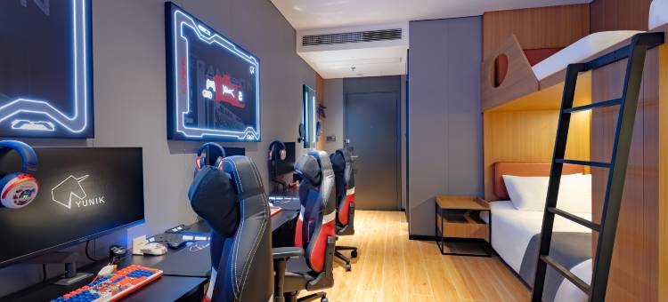 YUNIK电竞酒店(上海九院斜土东路店)图片