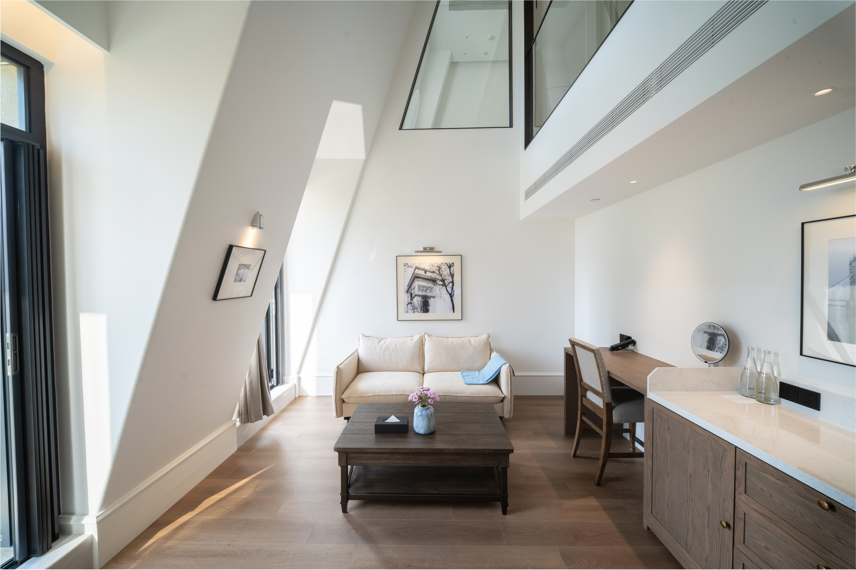 Ami½ Anmei Hotel Over view