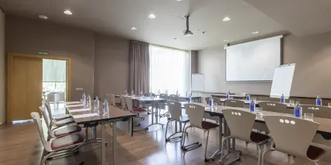 馬拉加機場康鉑酒店