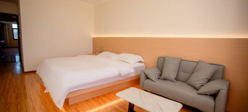 五月花温泉酒店(新密中强光年店)图片