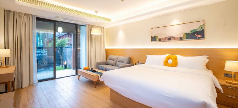 百林间温泉度假酒店(青城山站店)图片