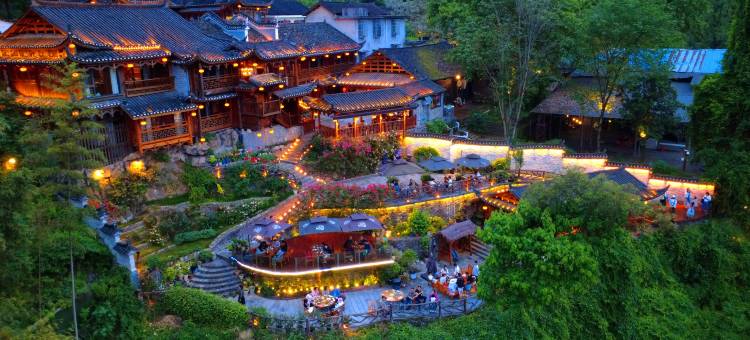 土司宣府(芙蓉镇大瀑布店)图片