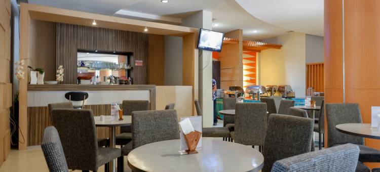 红多兹Plus酒店-近肯达里大陆酒店(RedDoorz Plus near Hotel Benua Kendari)图片