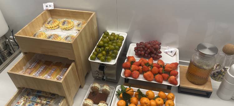 柏曼酒店(上海虹桥国际机场七莘路地铁站店)图片