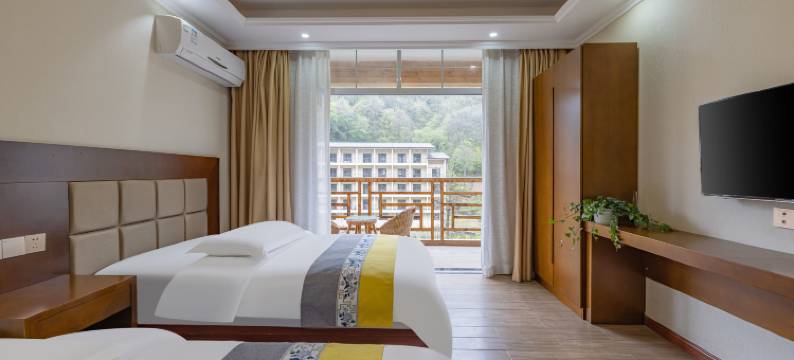 神农架畔山林语酒店图片