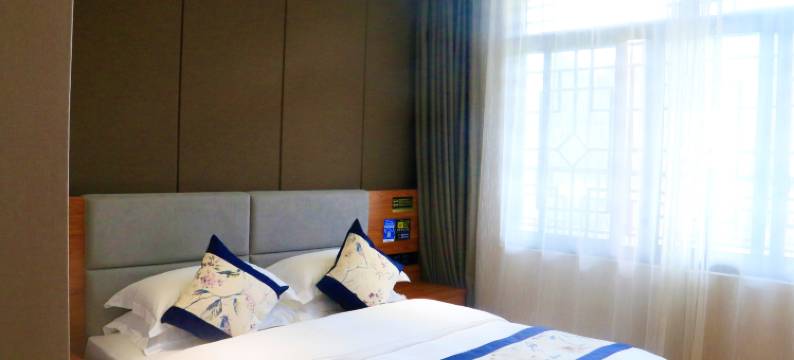 百里杜鹃花冠大酒店图片