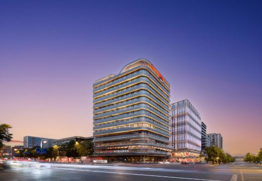 成都武侯新城希尔顿欢朋酒店外景图