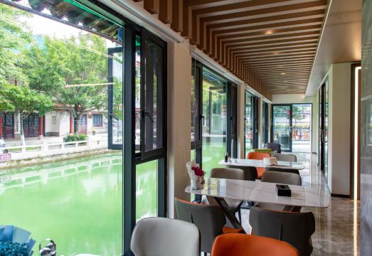 Chuxiong Qile Homestay (Yi Ancient Town) Hotel Overview