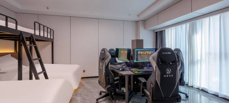 俎嘉电竞电影酒店(石家庄火车站塔坛商贸城店)图片