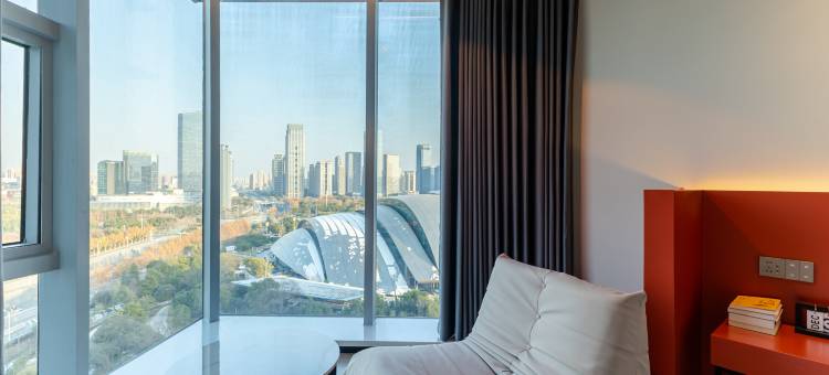 丽斯未来酒店(政务区天鹅湖万达店)图片