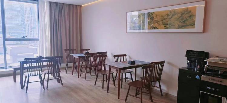 乐泉居酒店(CBD绿地国金中心店)图片