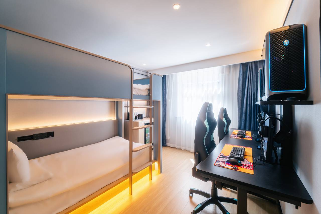 雷神电竞酒店(青岛中央商务区台东步行街店)图片