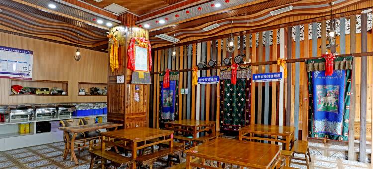 丹巴曼雅大酒店图片