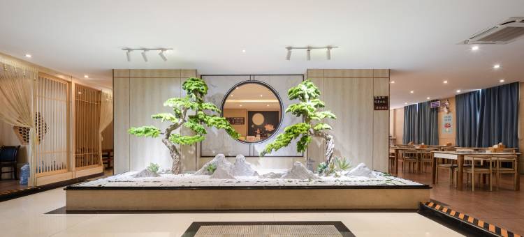 东萌大酒店(钦州万国广场高铁东站店)图片