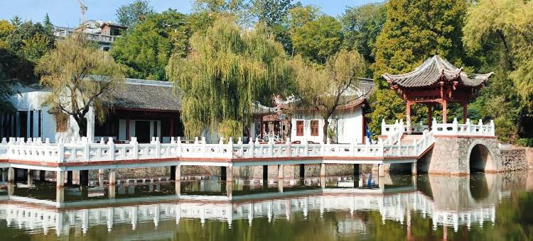新郑龙湖揽雲山庄(法官学院小乔地铁站店)图片