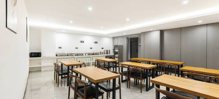 江影雅居酒店(雅江318国道店)图片