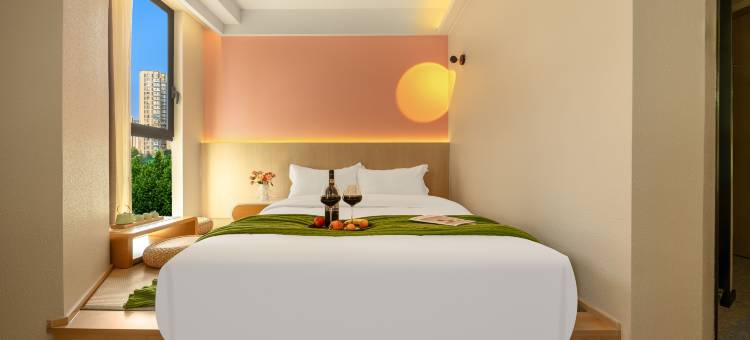 龙猫精灵酒店(李沧万达广场李村地铁站店)图片