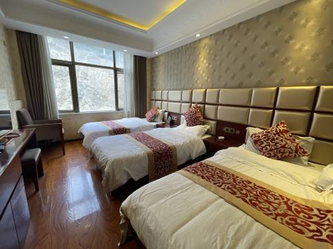 迭部索南隆珠酒店