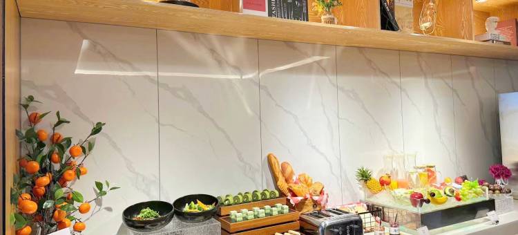 维也纳国际酒店(海口汽车西站秀英港店)图片