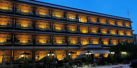 拉薩吉祥寶馬酒店(八廓街店)