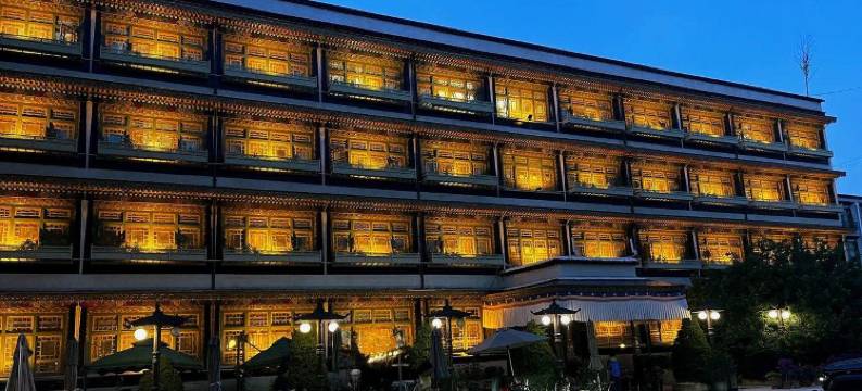 拉萨吉祥宝马酒店(八廓街店)图片