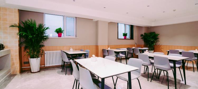 朵雅酒店(乌鲁木齐铁路局地铁站店)图片