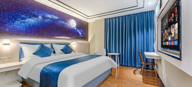 星核电竞酒店(佛山金沙洲金铂天地广场店)图片