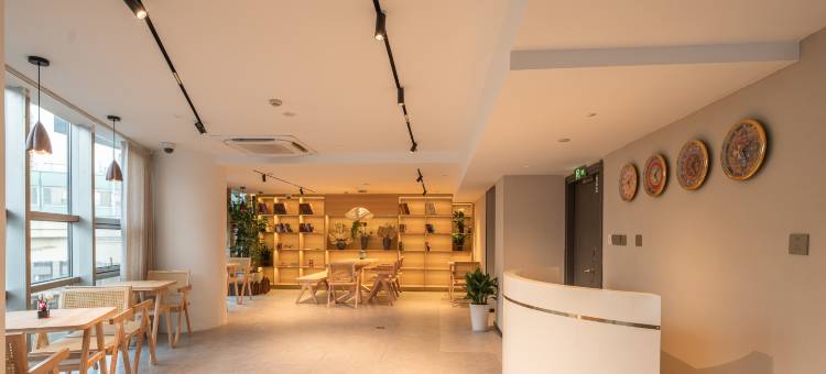 和光青年(上海体育场漕宝路地铁站店)图片