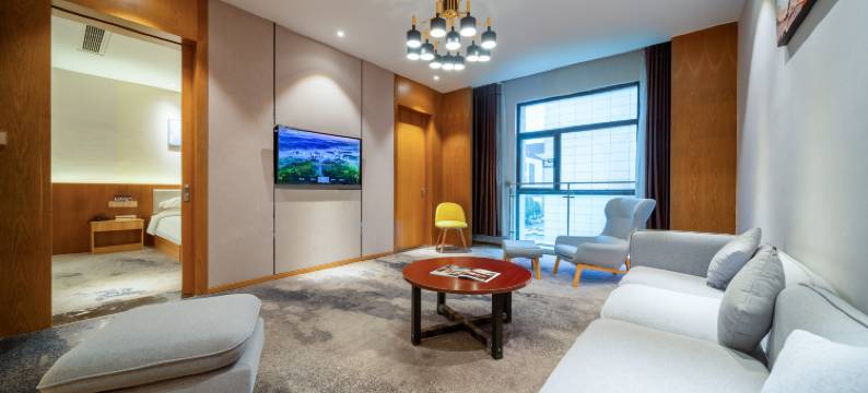 易捷尚优酒店(贵安新区龙山产业园店)图片