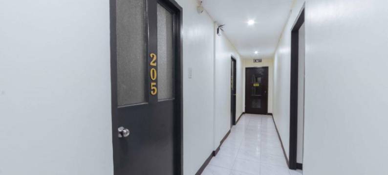 红多兹酒店 拉帕兹雷德斯科大道(RedDoorz @ Ledesco Avenue Lapaz Iloilo)图片