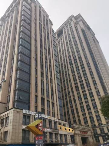 汇金酒店(长沙贺龙体育馆黄土岭地铁站店)