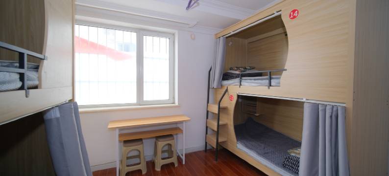 背个小包太空舱青年旅社(万象城店)图片