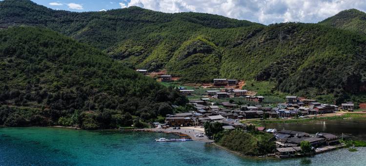 泸沽湖岚屿|亲水木屋湖景度假美宿(洛洼码头店)图片