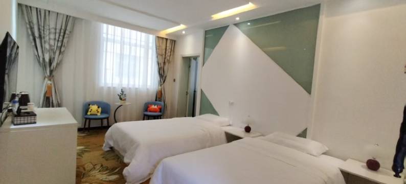 大理摘月酒店(大理高铁站洱海公园店)图片