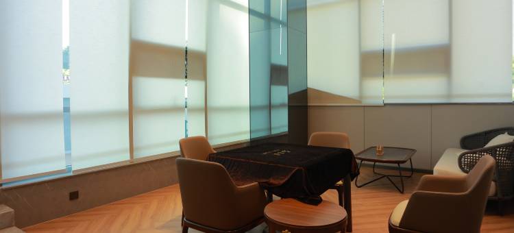 火红年华·钒华酒店图片