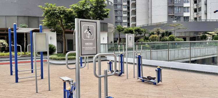 R&F Princess Cove near CIQ by Stayrene图片