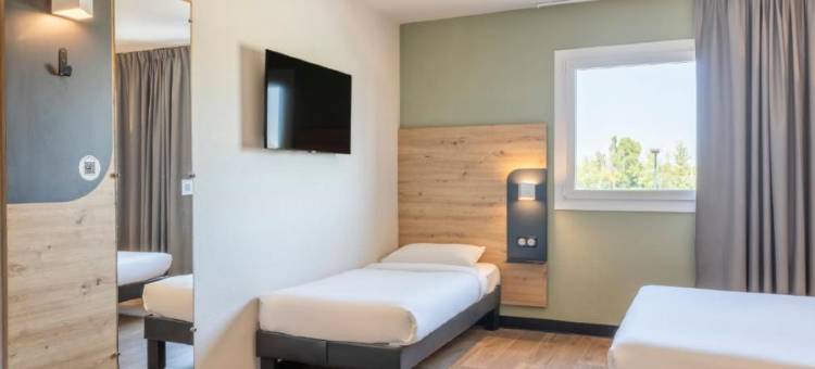 B&B HOTEL圣马丁德克罗阿尔皮勒斯卡马格(B&B Hotel Saint-Martin-De-Crau Alpilles Camargue)图片