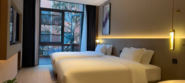 麗枫酒店(景德镇陶溪川文创街区雕塑瓷厂店)图片