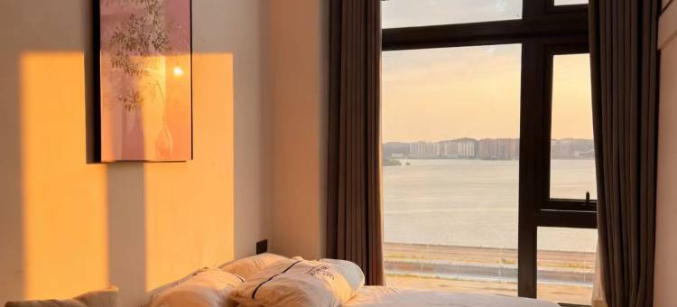 坦克Loft海景公寓(龙光世纪商务中心店)图片