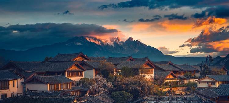 夕雅图·Tomorrow丨观山雪景度假酒店(丽江千古情高铁站店)图片