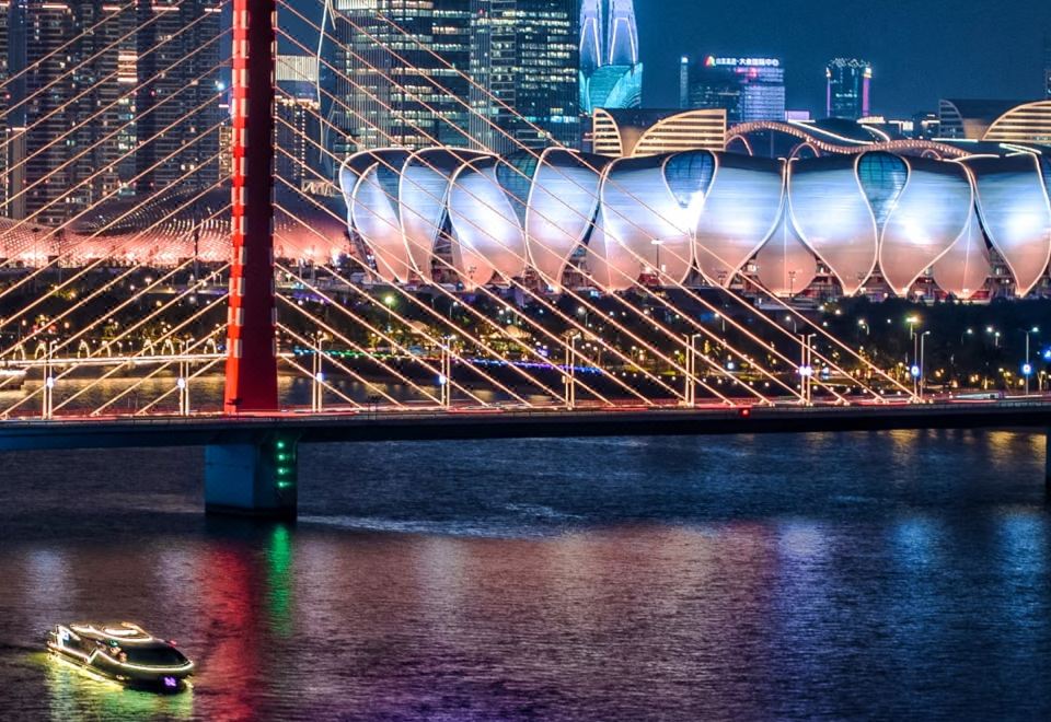 Yijiangchunshui · 1912 Guofeng Hotel (Hangzhou Xihu Huanglong Sports Center)Hotel Overview