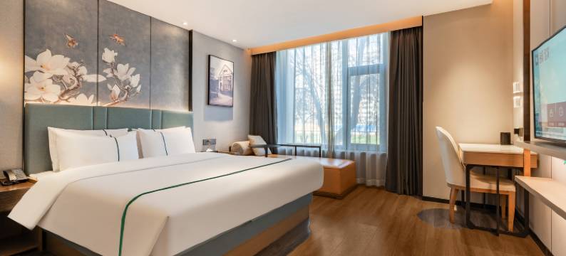 白玉兰酒店(天津五大道民园广场景区店)图片