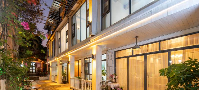 深圳老板很忙精品客栈(较场尾大鹏所城店)图片