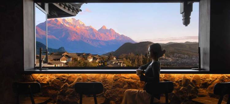 云享山|日照金山·古城全景咖宿(丽江古城狮子山店)图片