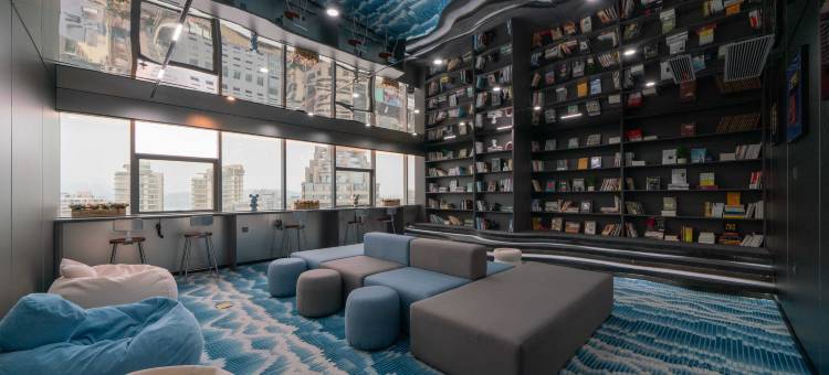 博客街区青年酒店(杭州西湖湖滨龙翔桥地铁站店)图片