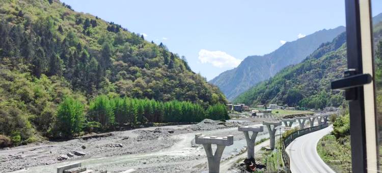 暮雪山舍民宿(卧龙镇店)图片